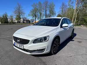 Volvo V60 2.0 TDI 120kW, 2013a (1 foto / 15)