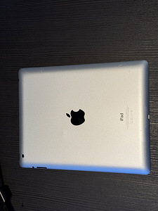iPad 4 valge Wi-Fi 64 gb (2 foto / 4)