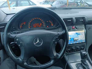 Mercedes Benz w203 (5 foto / 7)