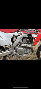 Honda CRF450 2014 (4 foto / 7)