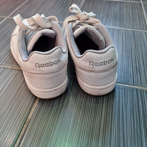 Reebok 32 (2 foto / 3)