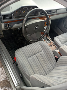 Мерседес Бенц 300D (5 фото из 9)
