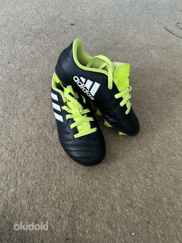 Adidas 28 jalgpallisaapad