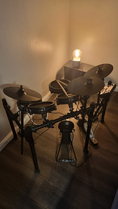 Alesis Nitro Mesh. Elektrilised trummid. (4 foto / 6)