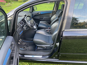 Opel Zafira OPC (7 foto / 10)