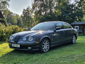 Jaguar S-Type (1 foto / 12)
