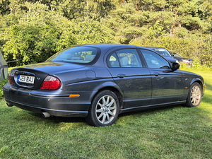 Jaguar S-Type (4 foto / 4)