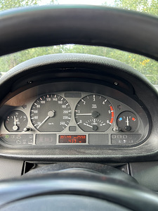 BMW 330d manuaal (8 foto / 8)