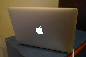 MacBook Air 13" (Late 2010) (2 foto / 3)