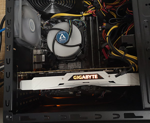 Gigabyte 1080ti 11gb (1 foto / 1)