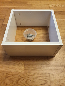 Kuubikukujulised seinariiulid 4tk kõrgläikega valge 30x15x30 (4 foto / 5)