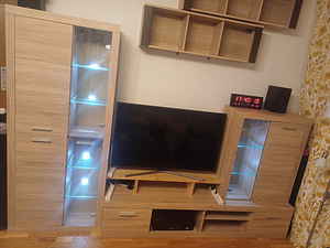 Sonoma elutoa sektsioon-kapp TV alusega ja LED valgustusega (2 foto / 8)