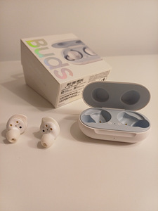 SAMSUNG Galaxy Buds : White (SM-R170NZWAROM) (4 foto / 10)