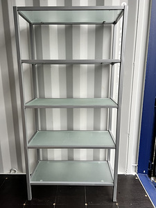Tugev metallraamiga klaasist riiul 150x75x35 (2 foto / 3)