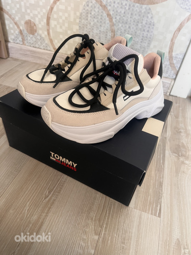 Женские кроссовки Tommy Jeans