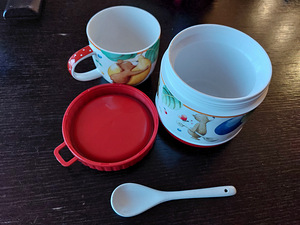 Villeroy & Boch laste termos koos lusikaga ja tass (1 foto / 5)