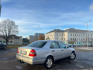 Mercedes-benz c180 (3 foto / 4)