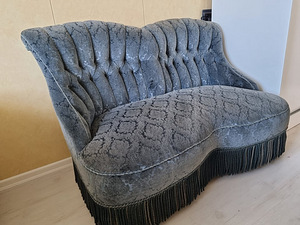 Rococo mööbel: laud, 2 tooli, diivan (8 foto / 9)