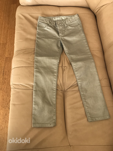 Нарядные джинсы на девочку фирмы GapKids 5-6лет, 68см. (фото #1)