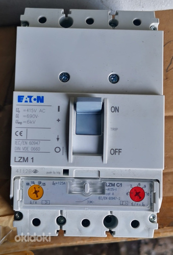 Компактный автоматический выключатель (фото #1)