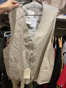 Versace vest, Armani teksad, Moschino püksid (3 foto / 7)