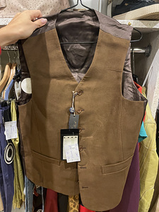 Versace vest, Armani teksad, Moschino püksid (5 foto / 7)