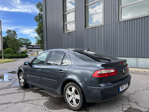 Renault Laguna Elegance (6 фото из 12)