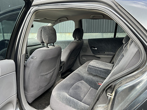 Renault Laguna Elegance (8 фото из 12)