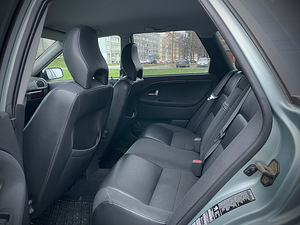 Volvo V40 рестайлинг (10 фото из 14)