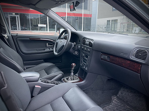 Volvo V40 рестайлинг (11 фото из 14)