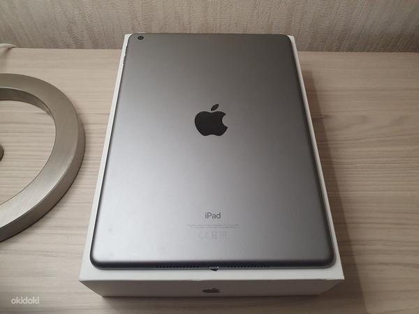 Apple iPad 9.7 2018 6-го поколения, только Wi-Fi 32 ГБ (фото #3)