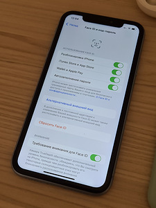 Apple iPhone XR 64GB Blue, Xiaomi Buds (4 foto / 7)
