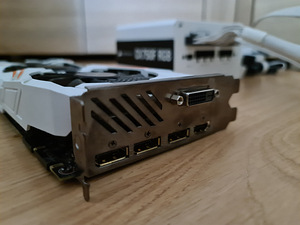 GeForce® GTX 1080 Ti Gaming OC 11G / CX Series™ CX750F RGB (3 foto / 5)
