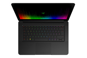 Razer Blade 2016 / i7-6700HQ / GTX 970 / 1TBSSD / IGZO QHD (1 foto / 1)