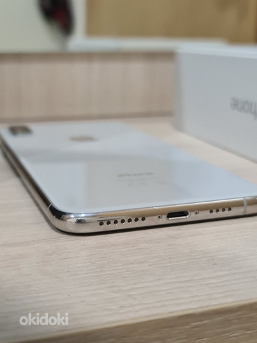 Apple iPhone XS Max 64 ГБ серебристый (фото #4)