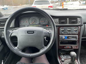 Volvo v70 (10 фото из 10)
