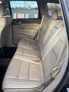 Jeep Grand Cherokee (8 foto / 10)