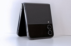 Продается SAMSUNG Galaxy Z Flip4 (1 фото из 7)