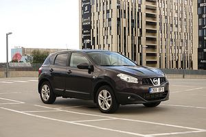 Nissan Qashqai Acenta 4x4 dCi 1.6 R4 96kW (2 foto / 15)
