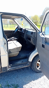 Volkswagen Caravelle 2.5 75kW (12 foto / 15)