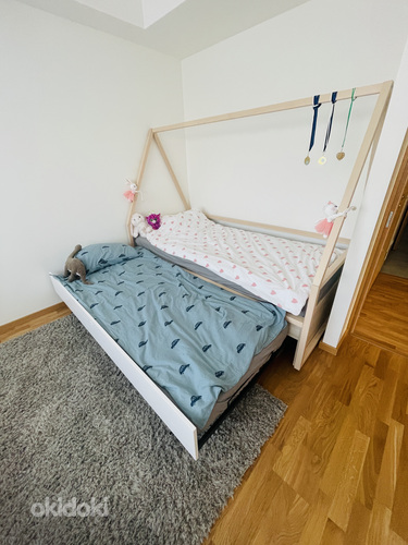 Lahtikäiv majavoodi madratsitega/ раскладывающаяся кровать (фото #1)