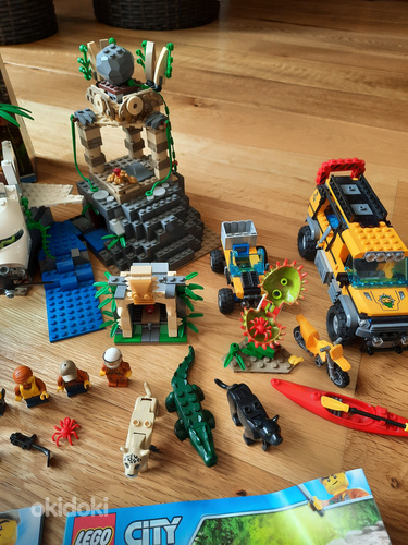 Лаборатория исследования джунглей LEGO City 60161 и 60159 (фото #3)