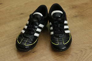 Adidas футбольная обувь, 33 (2 фото из 2)