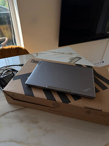 Lenovo Thinkpad Z13 32GB DDR5 1TB 4K Touchscreen (2 foto / 8)