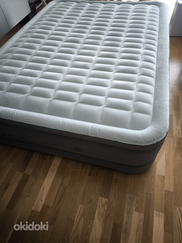 Intex Queen Tech Premaire Air Bed