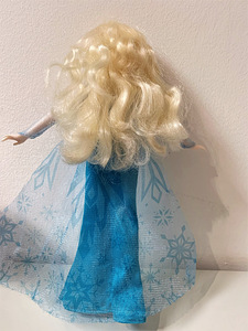 Disney Frozen Elsa ilus nukk (1 foto / 3)