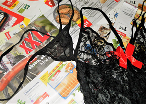 Uus must pesukomplekt-veniv pitsiga aluskleit +stringid (S/M (4 foto / 10)