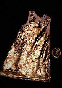 Праздничное золотое- платье с паетками 128/134 + сумочка