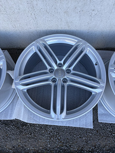 Оригинальные диски Audi 20" (4 фото из 7)