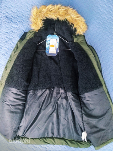 Продаётся тёплая зимняя куртка-парка (фото #3)